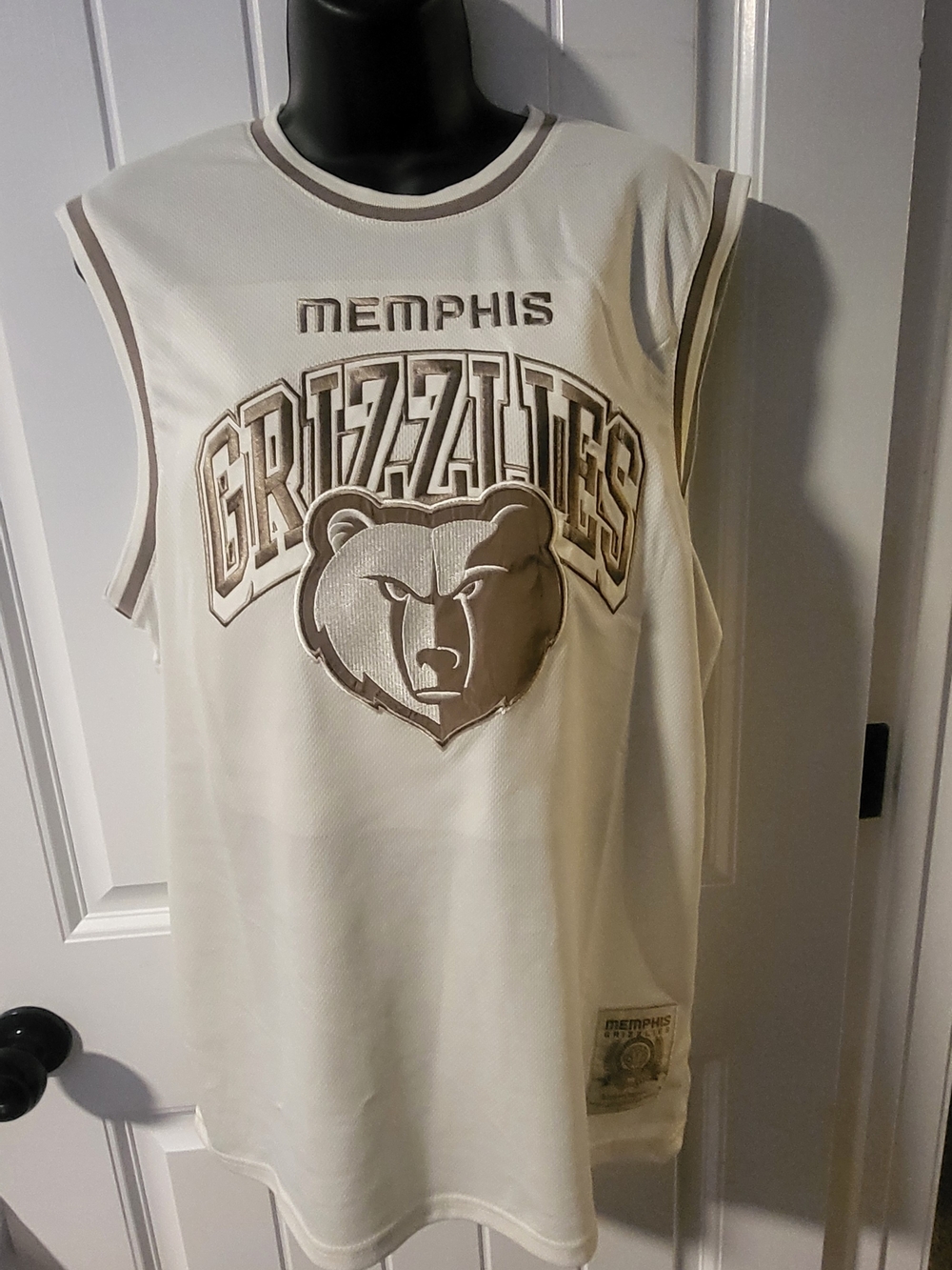 Ultra Game Memphis Grizzlies Basketball Jersey White Medium Like New